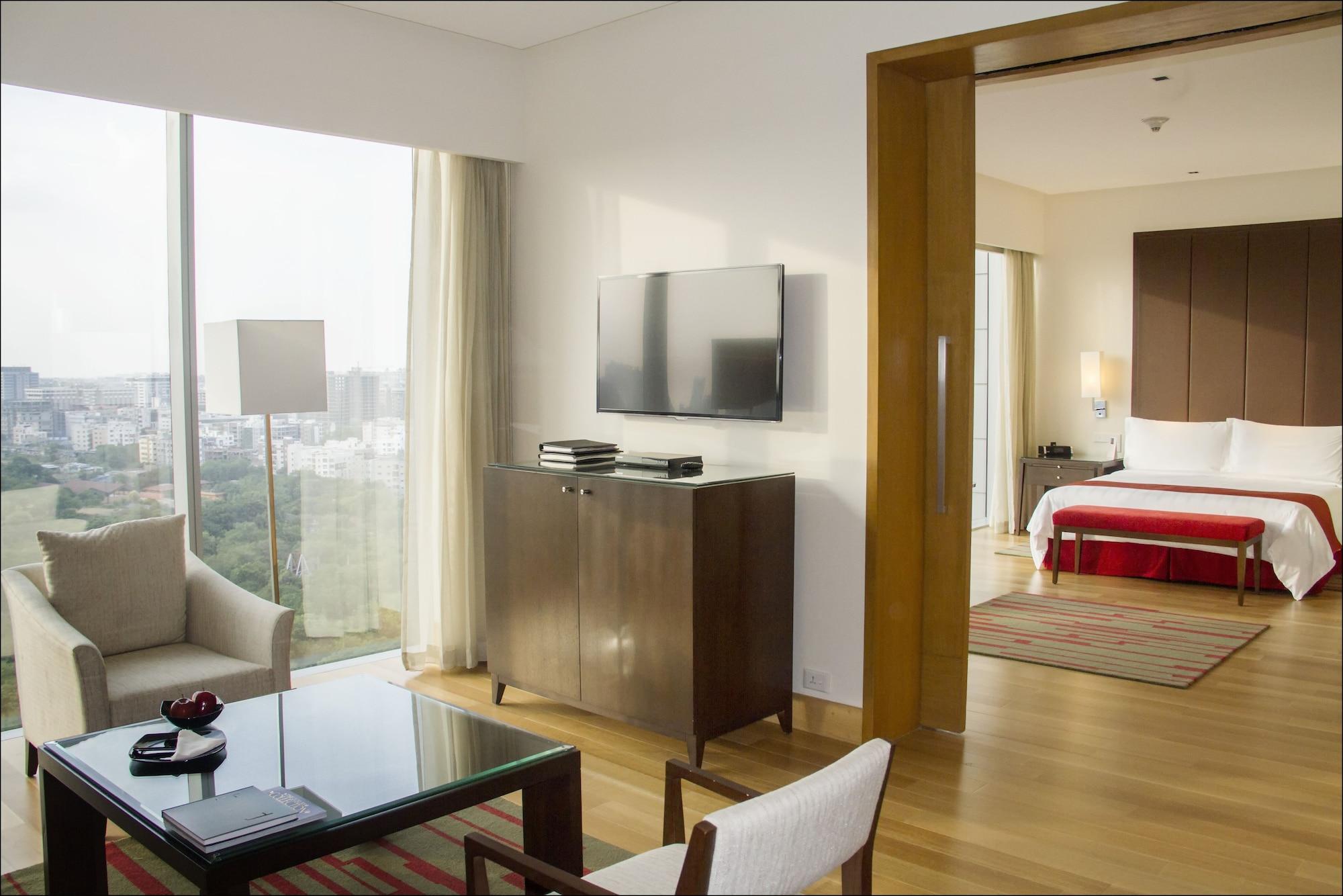 트라이덴트 하이더라바드 호텔 하이데라바드 외부 사진 Suite at the hotel
