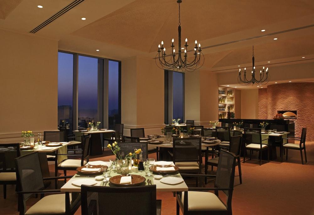트라이덴트 하이더라바드 호텔 하이데라바드 외부 사진 The restaurant