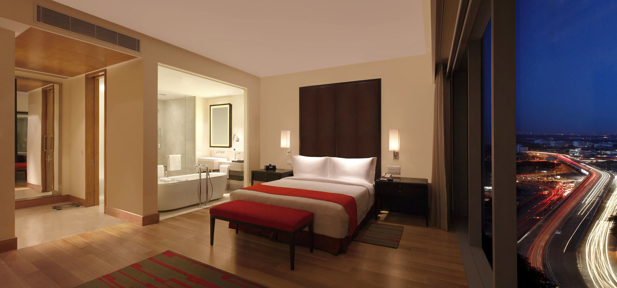 트라이덴트 하이더라바드 호텔 하이데라바드 외부 사진 A bedroom at the Taj Mahal Palace, Mumbai