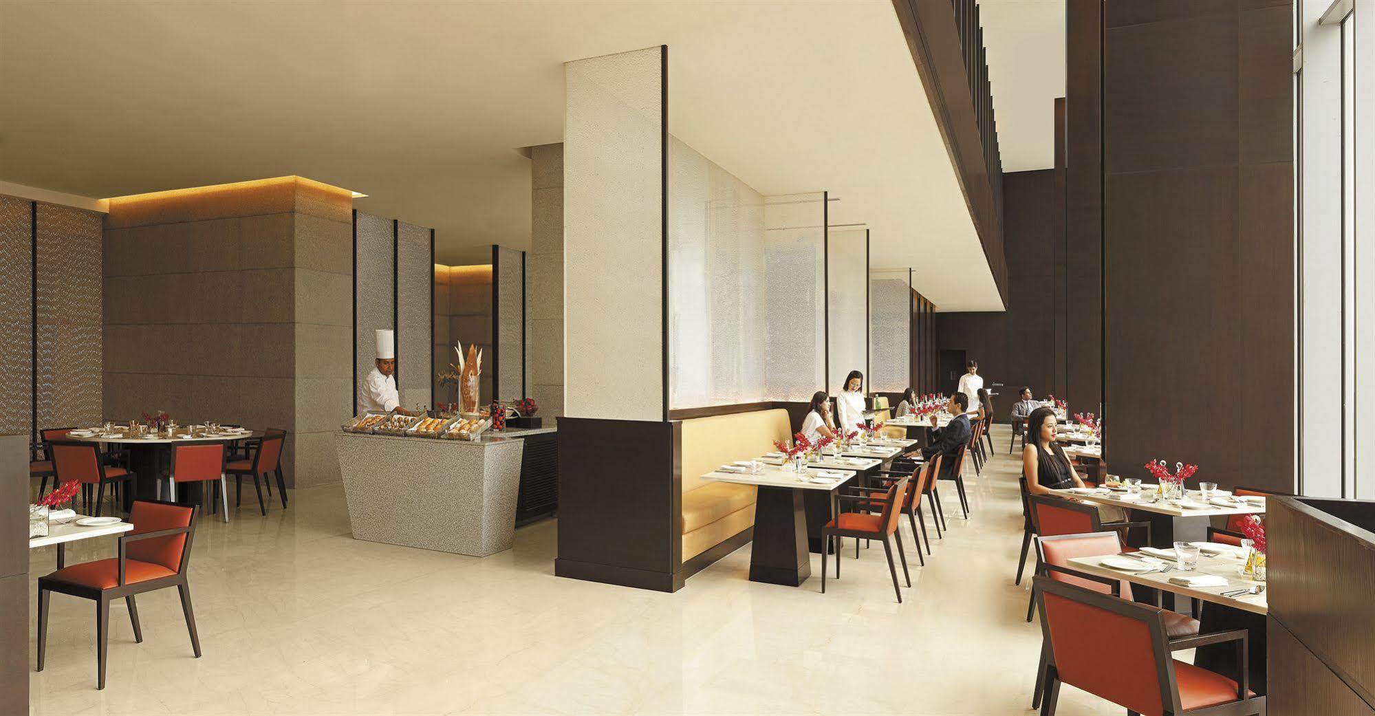 트라이덴트 하이더라바드 호텔 하이데라바드 외부 사진 The restaurant